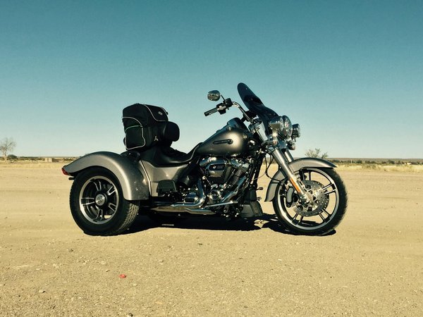 Quais produtos são essenciais para viagens de carro longas?